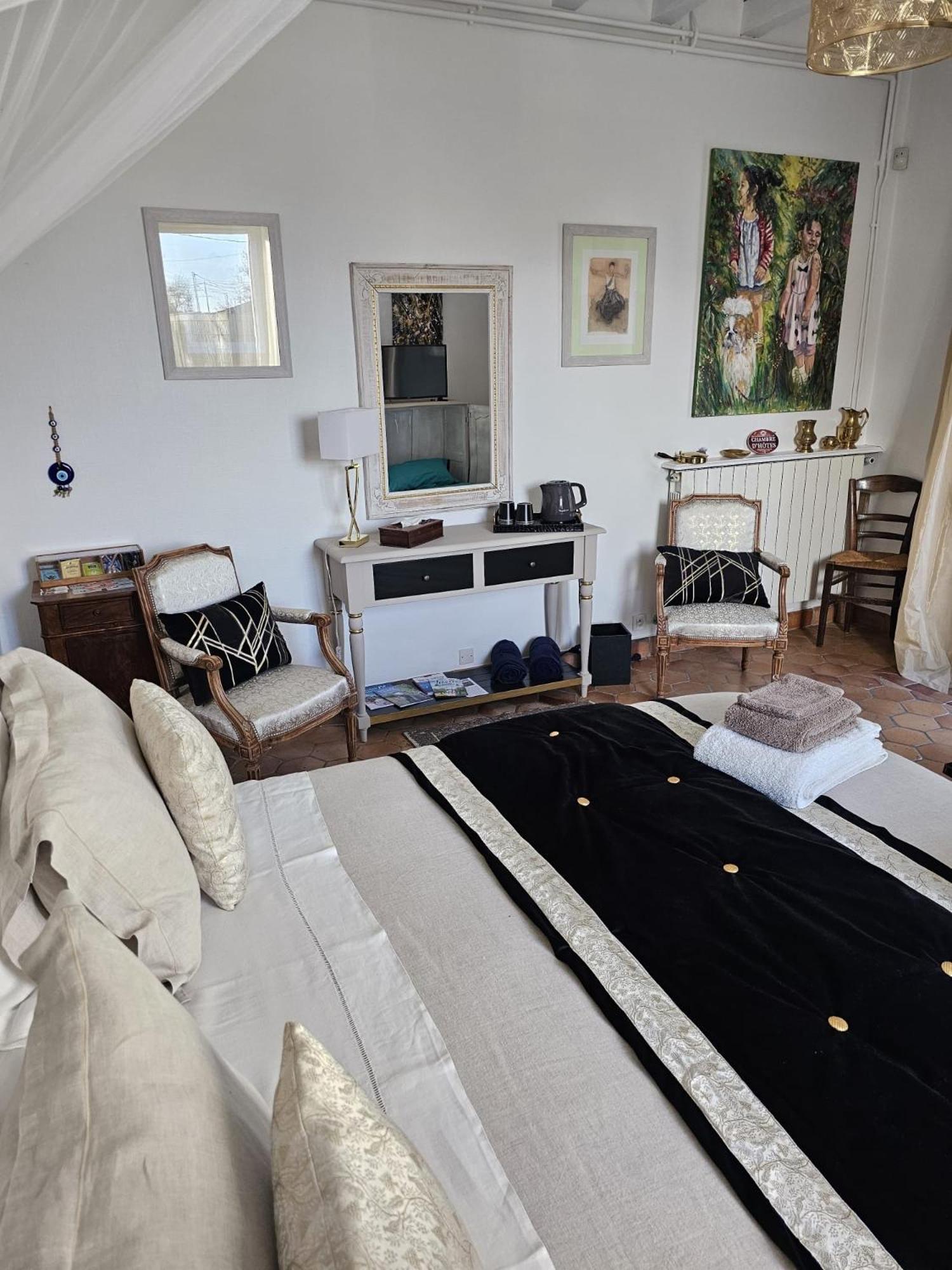 Chambre D'Hotes Les Roches Corme-Royal Экстерьер фото
